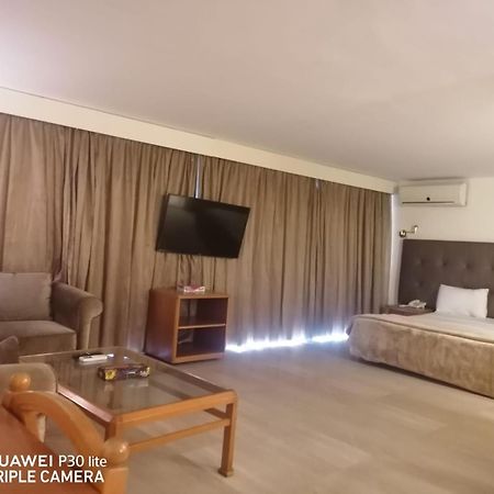 Charles Hotel Beiroet Buitenkant foto