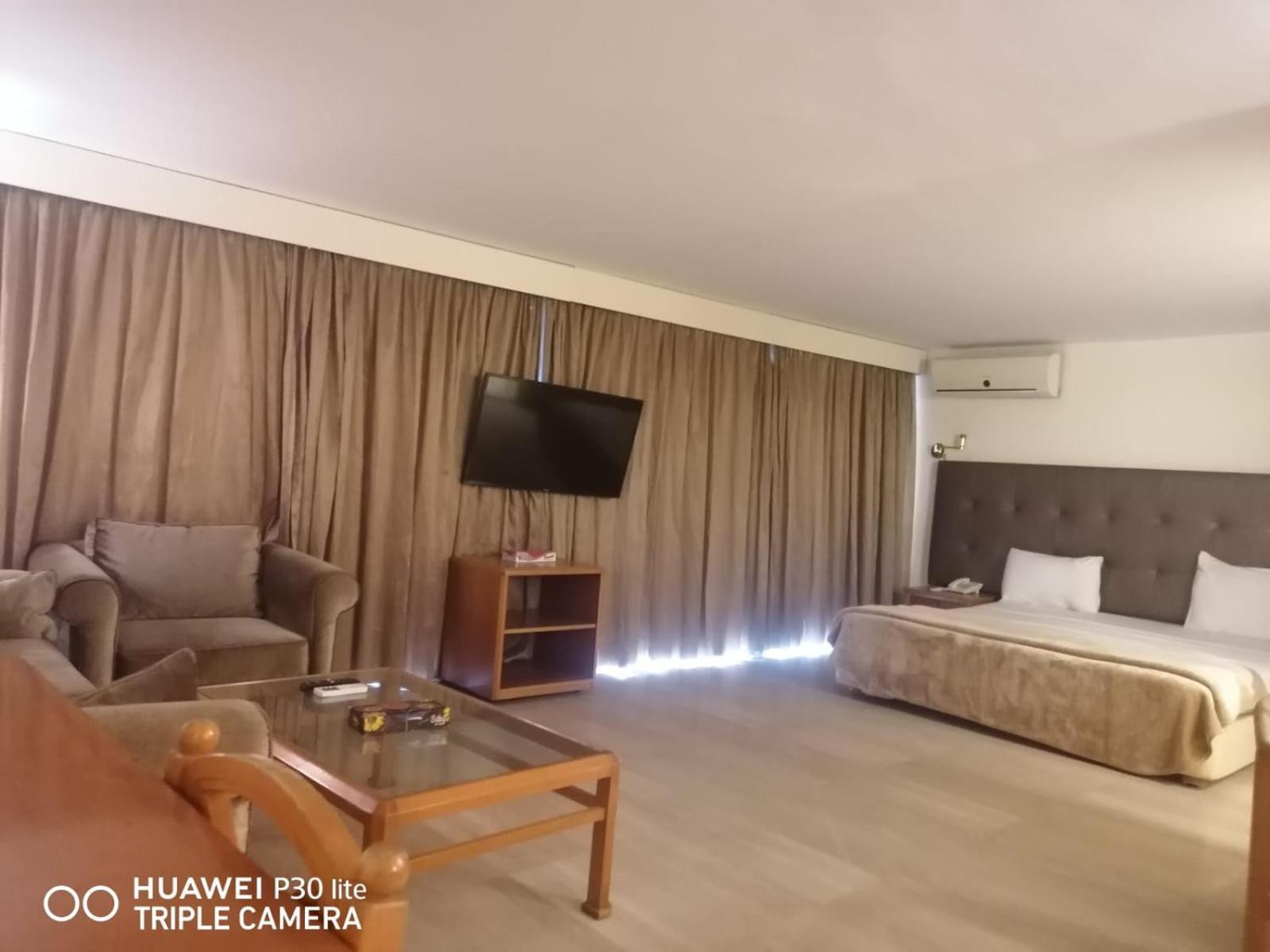 Charles Hotel Beiroet Buitenkant foto