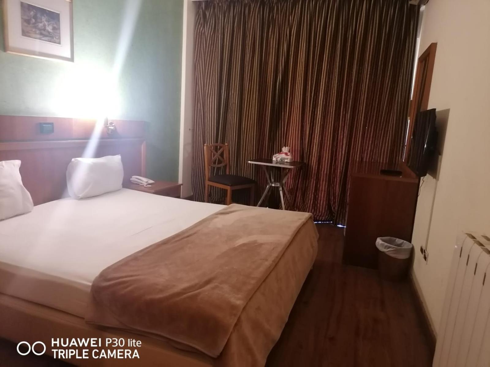 Charles Hotel Beiroet Buitenkant foto