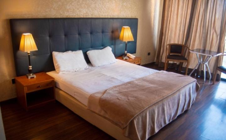 Charles Hotel Beiroet Buitenkant foto