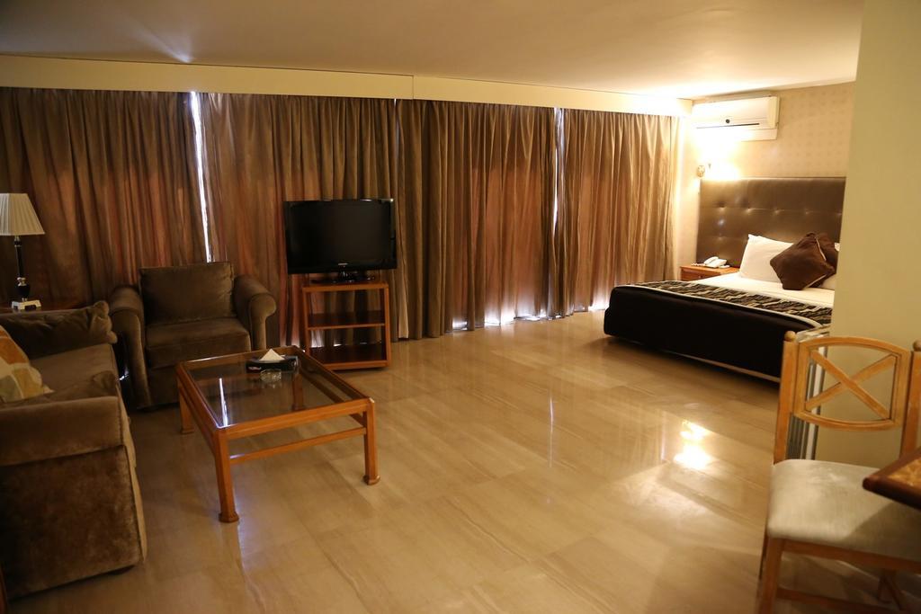 Charles Hotel Beiroet Buitenkant foto