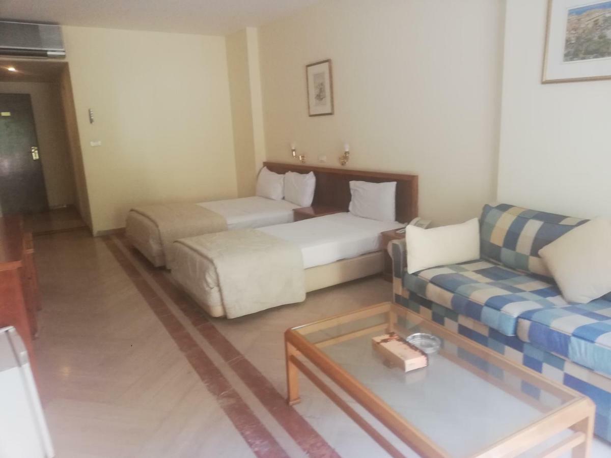 Charles Hotel Beiroet Buitenkant foto